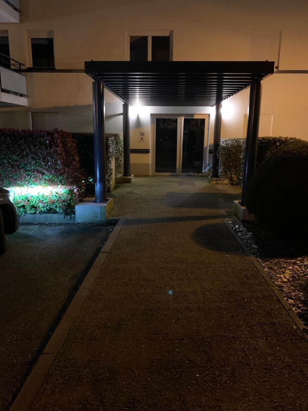 L Edelweiss Et Sa Piscine Apartamento Albertville Exterior foto